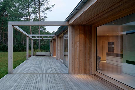 A Weekend House in Sandby (Architect: Johan Sundberg Arktitekten; Photo: Markus Linderoth)