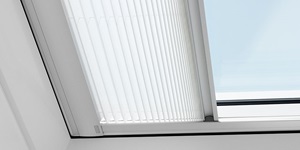 Pleated blinds for flat roof windows